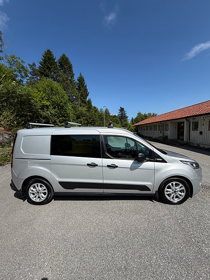 Ford Transit Connect 2 of 5