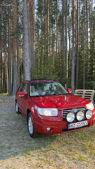 Subaru Forester 2 of 5