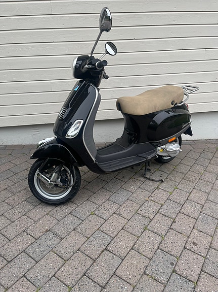 Vespa LX 50 4 of 5