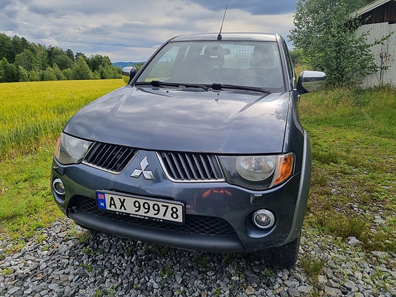 Mitsubishi L200 2 of 5