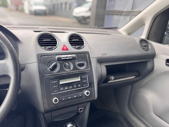 Volkswagen Caddy 18 of 23