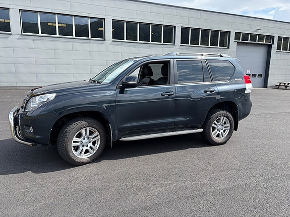 Toyota Land Cruiser 2 of 5
