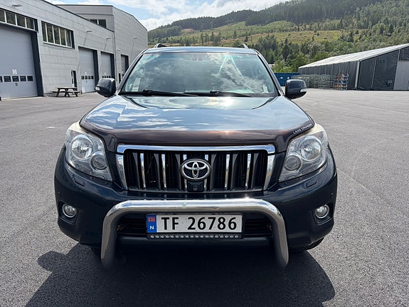 Toyota Land Cruiser 3 of 5