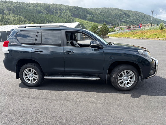 Toyota Land Cruiser 5 of 5