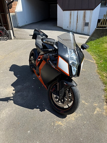 KTM RC8R 1190 2 of 14