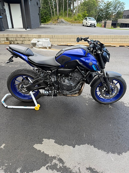 Yamaha MT-07 2 of 10