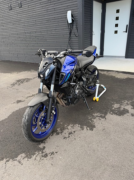 Yamaha MT-07 4 of 10