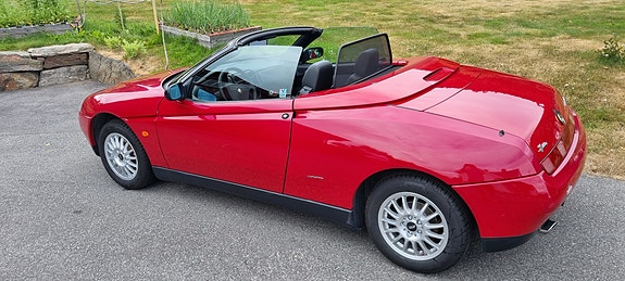 Alfa Romeo Spider 3 of 5