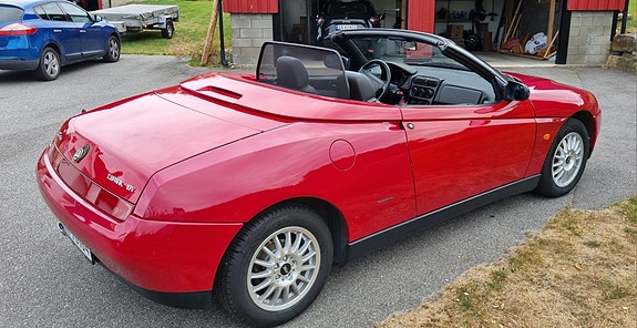 Alfa Romeo Spider 4 of 5