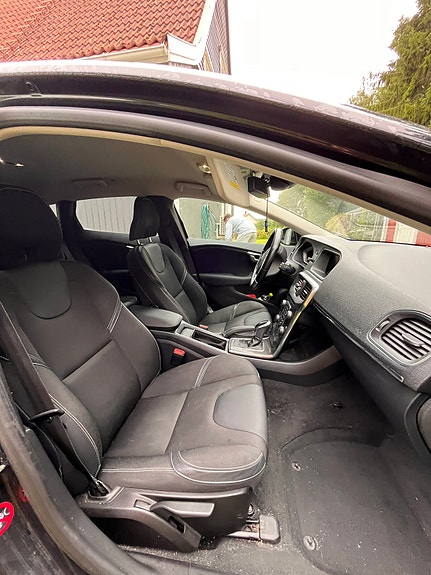 Volvo V40 5 of 5