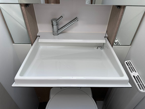 Adria Adora 673 PK 24 of 30