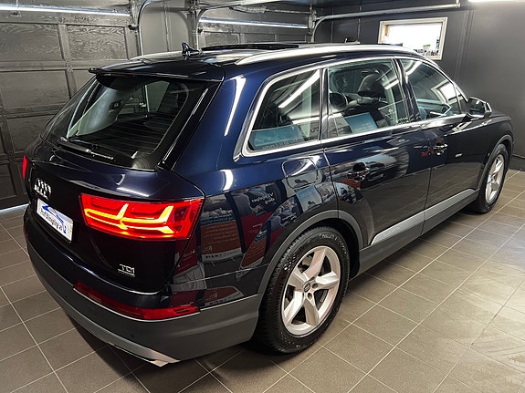 Audi Q7 6 of 30