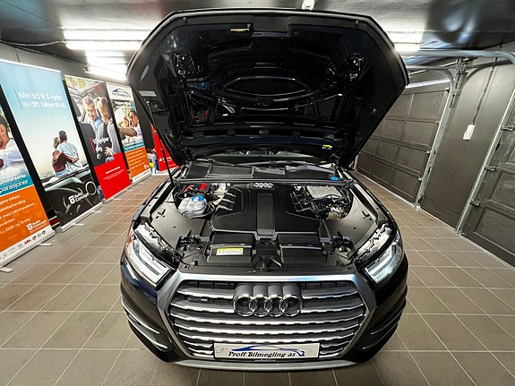 Audi Q7 10 of 30