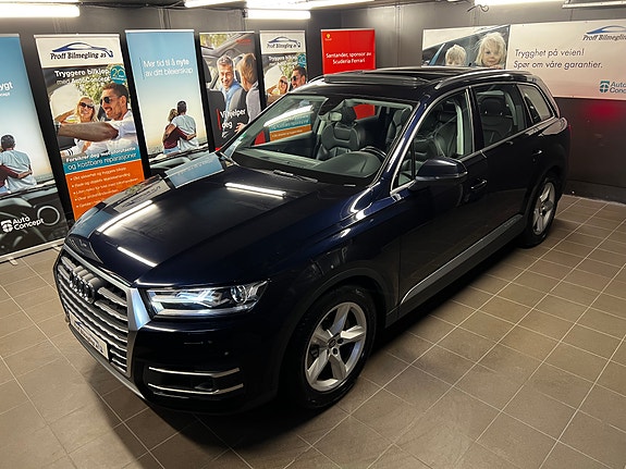 Audi Q7 2 of 5