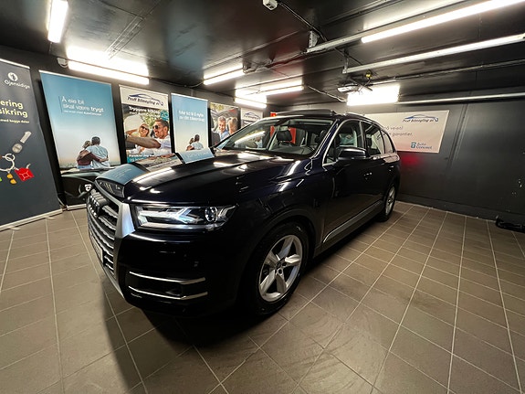 Audi Q7 3 of 5
