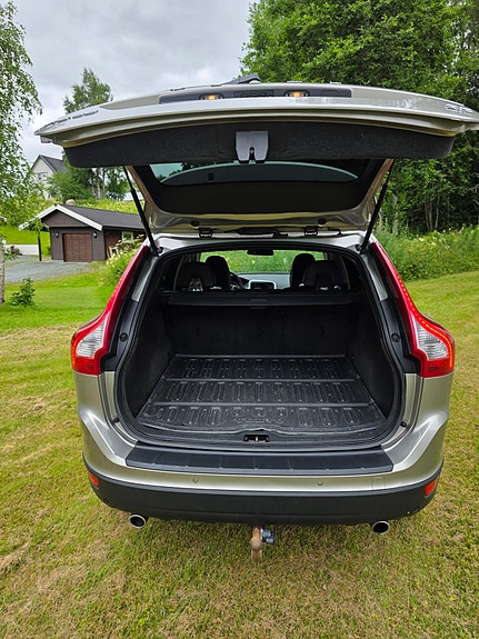 Volvo XC60 9 of 19
