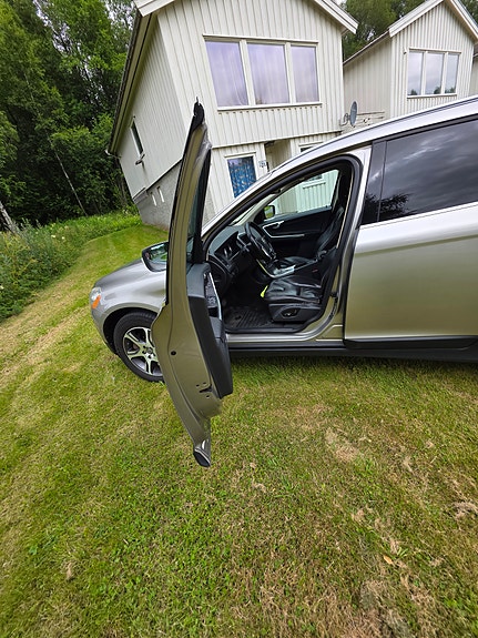 Volvo XC60 7 of 19