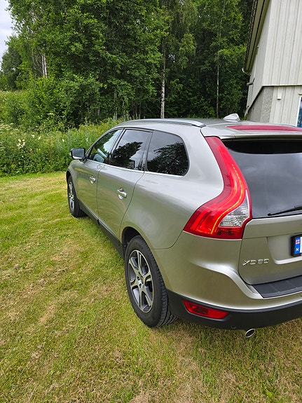 Volvo XC60 14 of 19