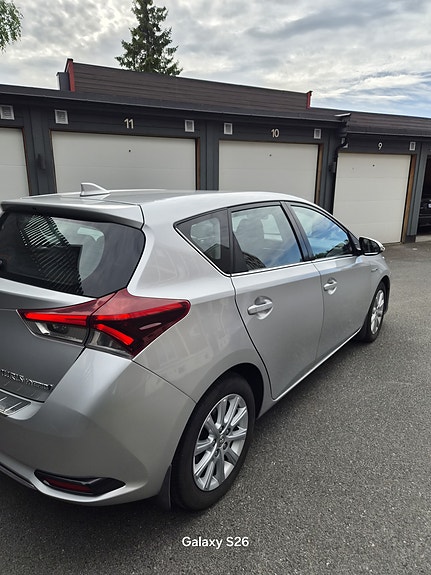 Toyota Auris 3 of 5