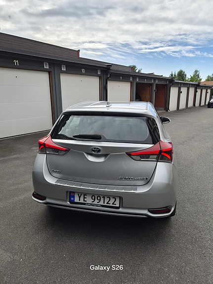 Toyota Auris 5 of 5