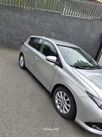 Toyota Auris 4 of 5