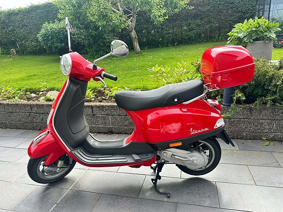 Vespa LX 50 2 of 5