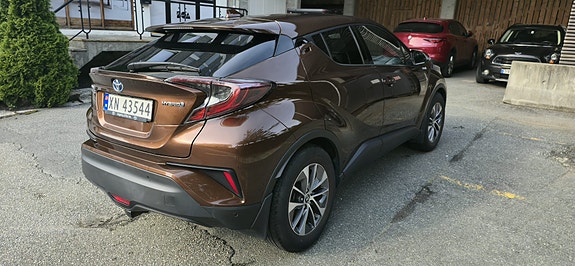 Toyota C-HR 5 of 5