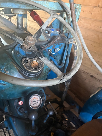 Ford Fordson Super Dexta 3 of 5
