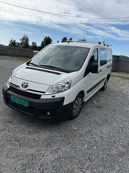 Toyota Proace 2 of 5