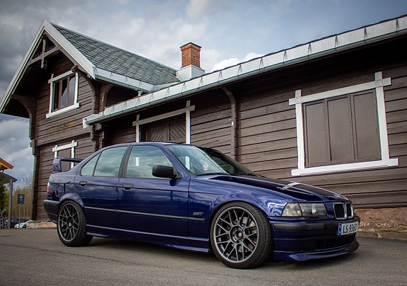 BMW 328i 6 of 15