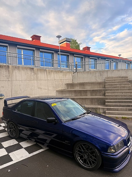 BMW 328i 13 of 15