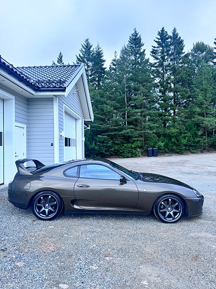 Toyota Supra 4 of 5