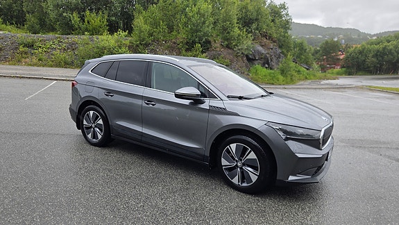 Skoda Enyaq 2 of 16