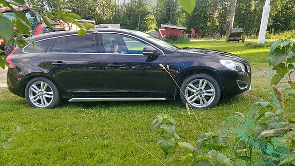 Volvo V60 3 of 15