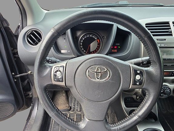 Toyota Urban Cruiser 9 of 21