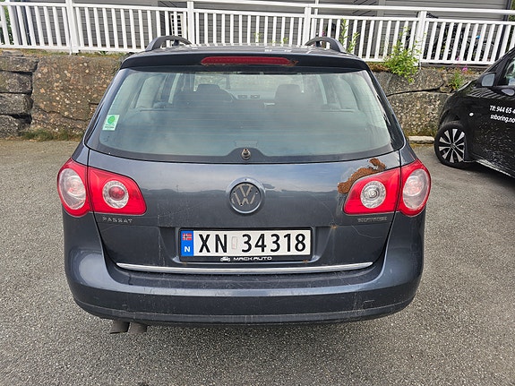 Volkswagen Passat 5 of 13