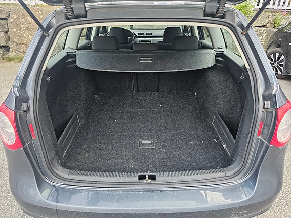 Volkswagen Passat 6 of 13