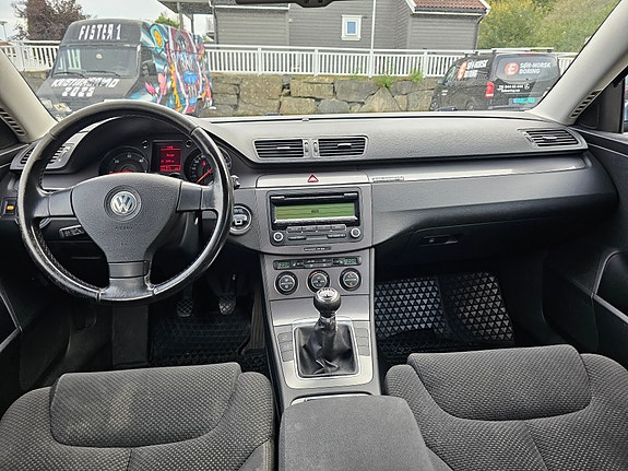 Volkswagen Passat 10 of 13