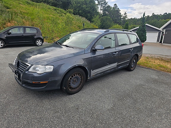 Volkswagen Passat 2 of 13