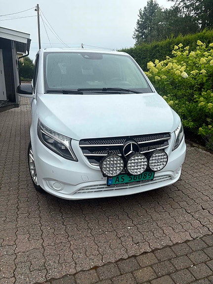 Mercedes-Benz Vito 119 2 of 5