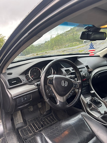 Honda Accord 7 of 12