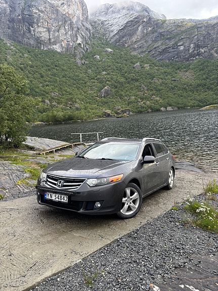Honda Accord 2 of 12