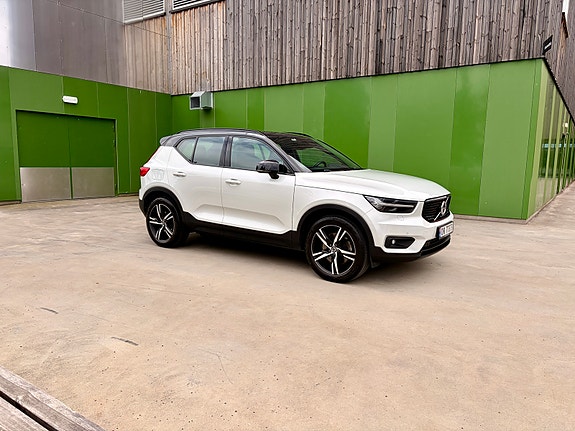 Volvo XC40 3 of 5