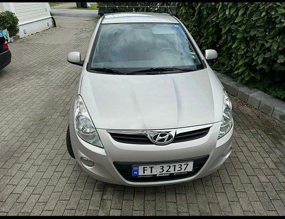 Hyundai i20 2 of 20