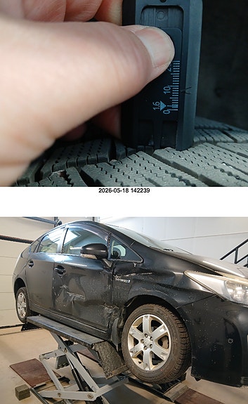 Toyota Prius 4 of 8