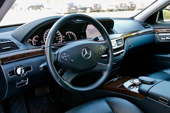 Mercedes-Benz S250 10 of 30