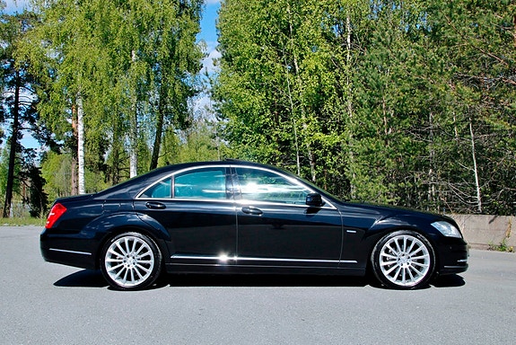 Mercedes-Benz S250 3 of 30