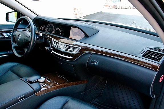 Mercedes-Benz S250 12 of 30