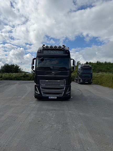 Volvo FH 650 6x4 2 of 5