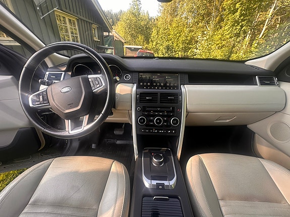 Land Rover Discovery Sport 8 of 30